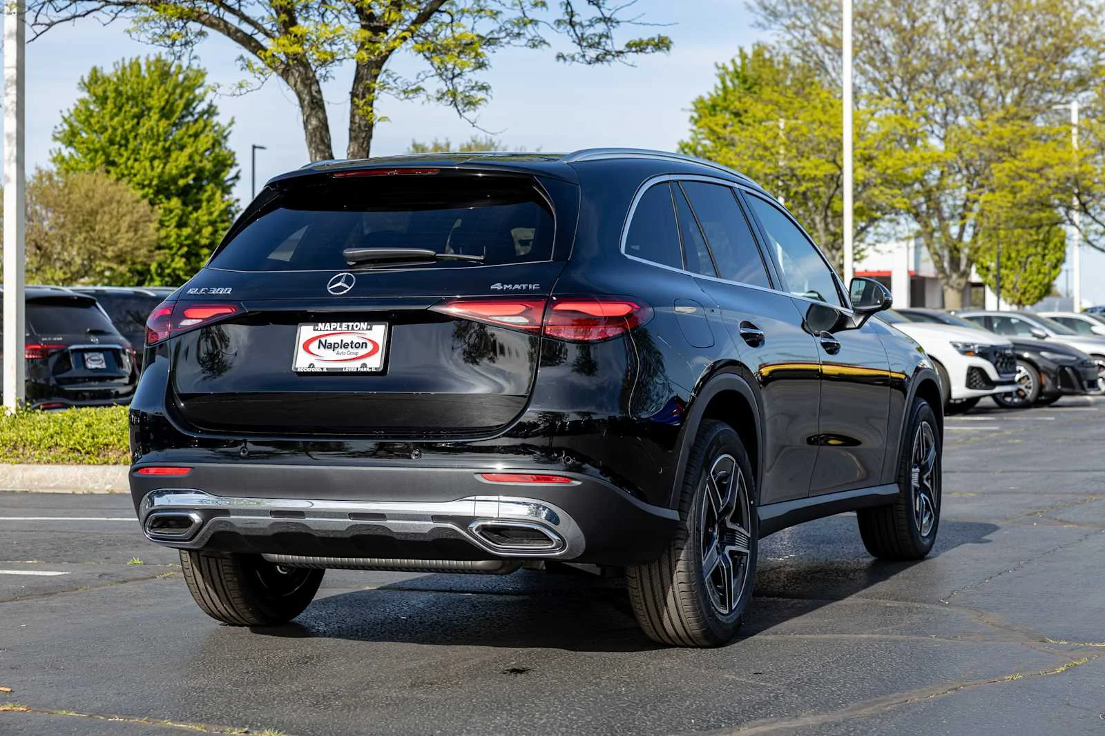 New 2026 BLACK Mercedes-Benz GLC 300 image 5