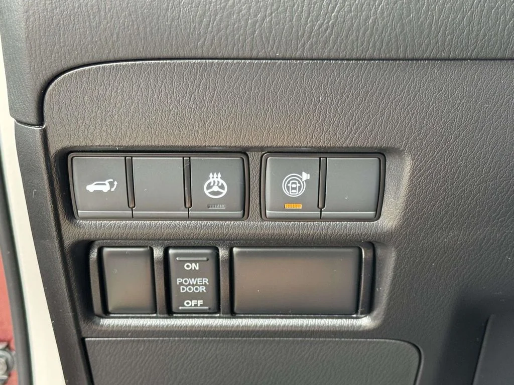 Used 2023 Red Nissan Platinum image 28