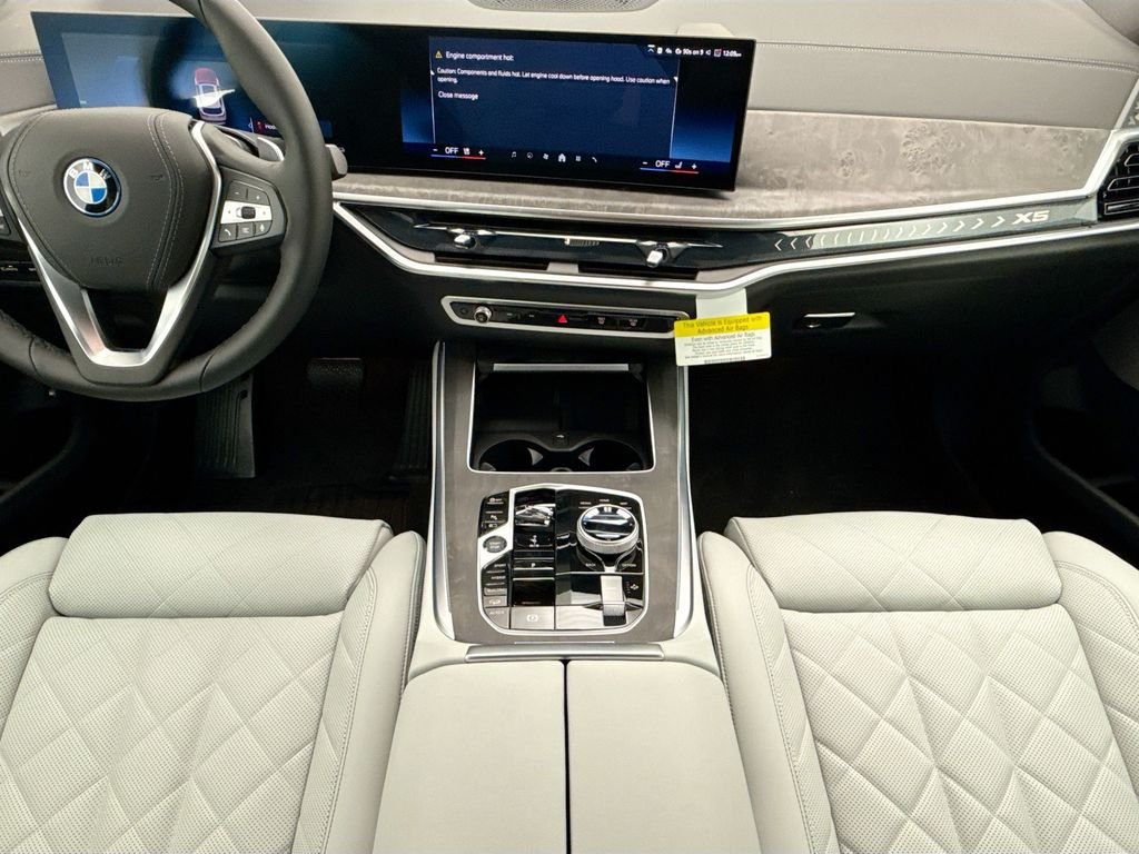 New 2026 White Metallic BMW xDrive50e image 13