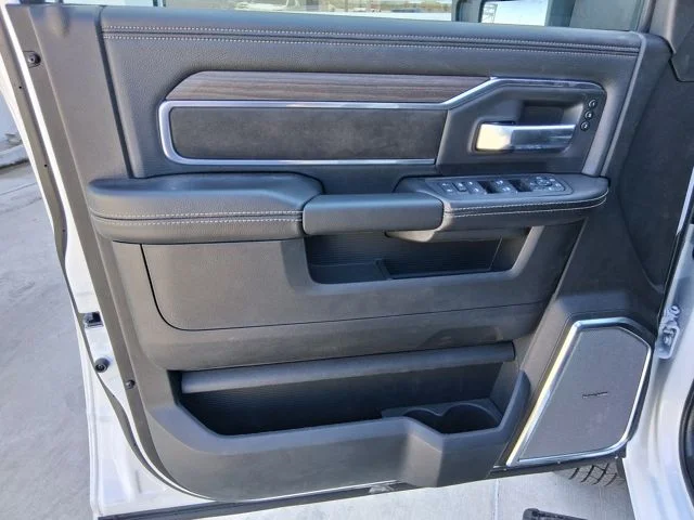 New 2026 Bright White Clear-Coat Exterior Paint RAM Laramie image 18