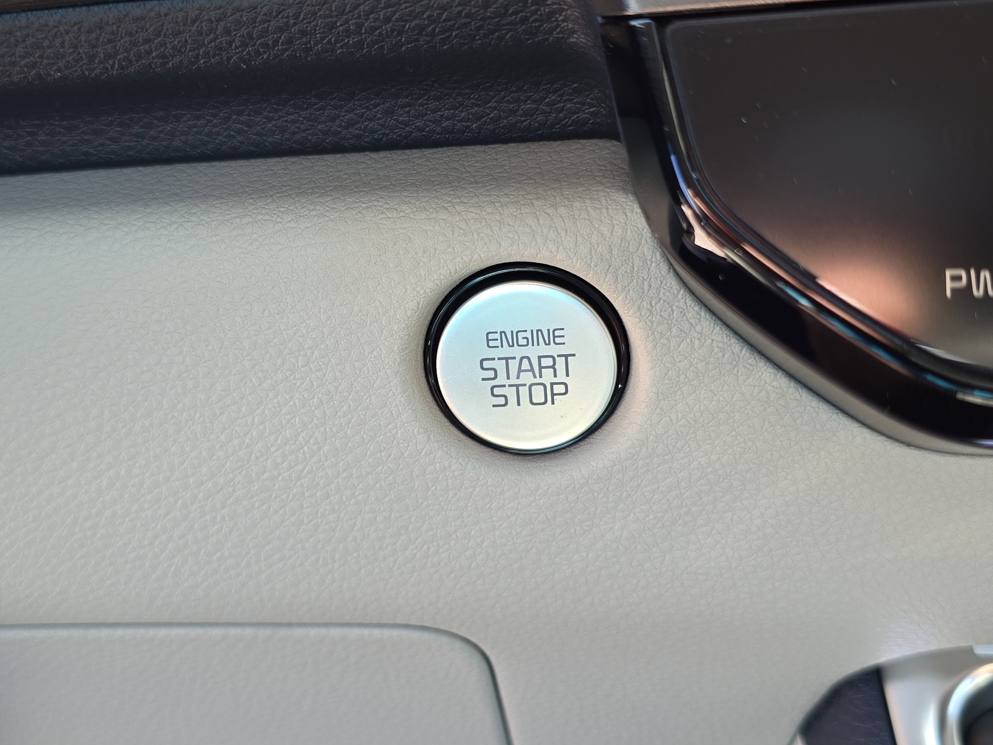 New 2026 Ceramic Silver Kia SX image 29
