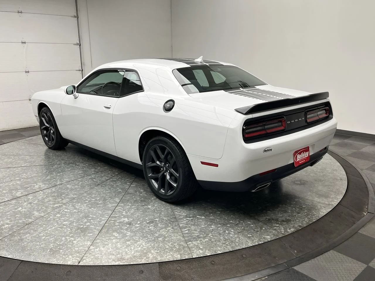 Used 2019 White Dodge SXT image 2