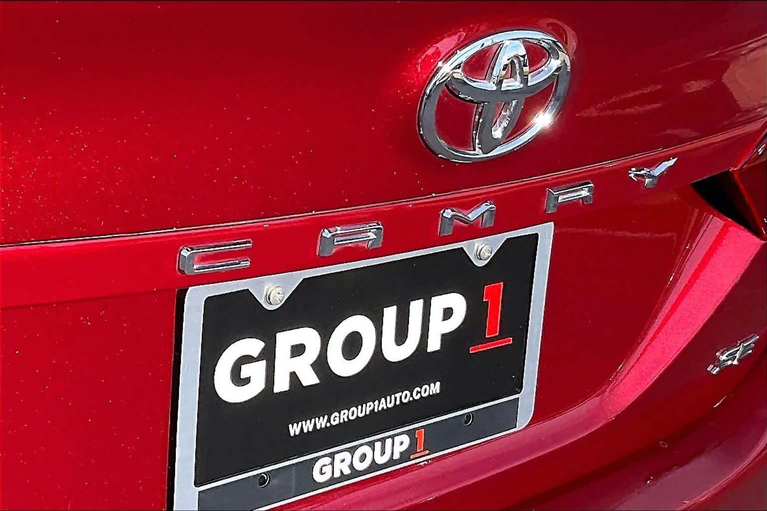 Used 2018 Ruby Flare Pearl Toyota SE image 30