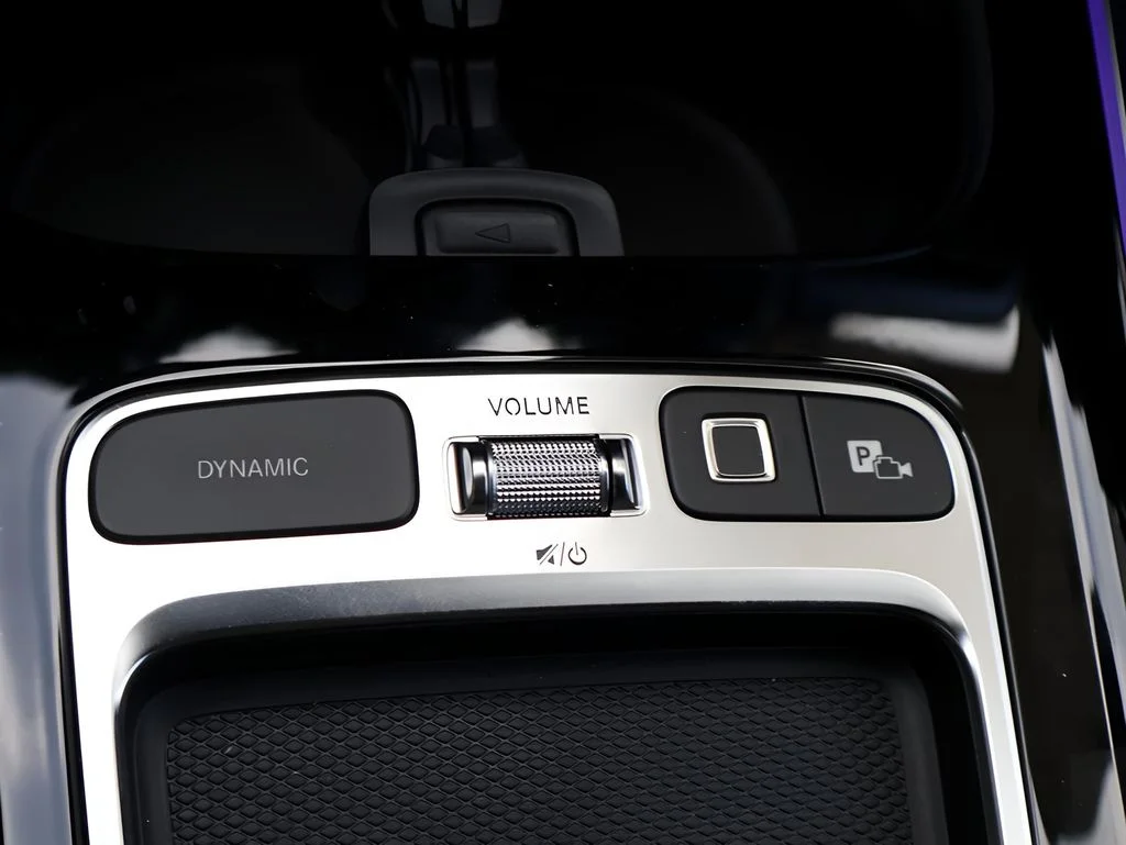 Used 2025  Mercedes-Benz GLB 250 image 27