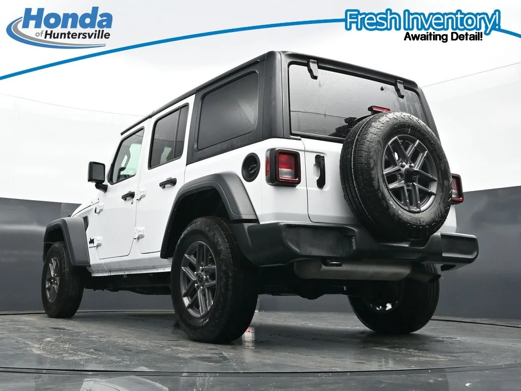Used 2025 Bright White Clearcoat Jeep Sport S image 31