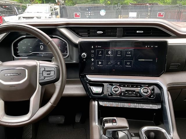 Used 2023 White GMC Denali image 6