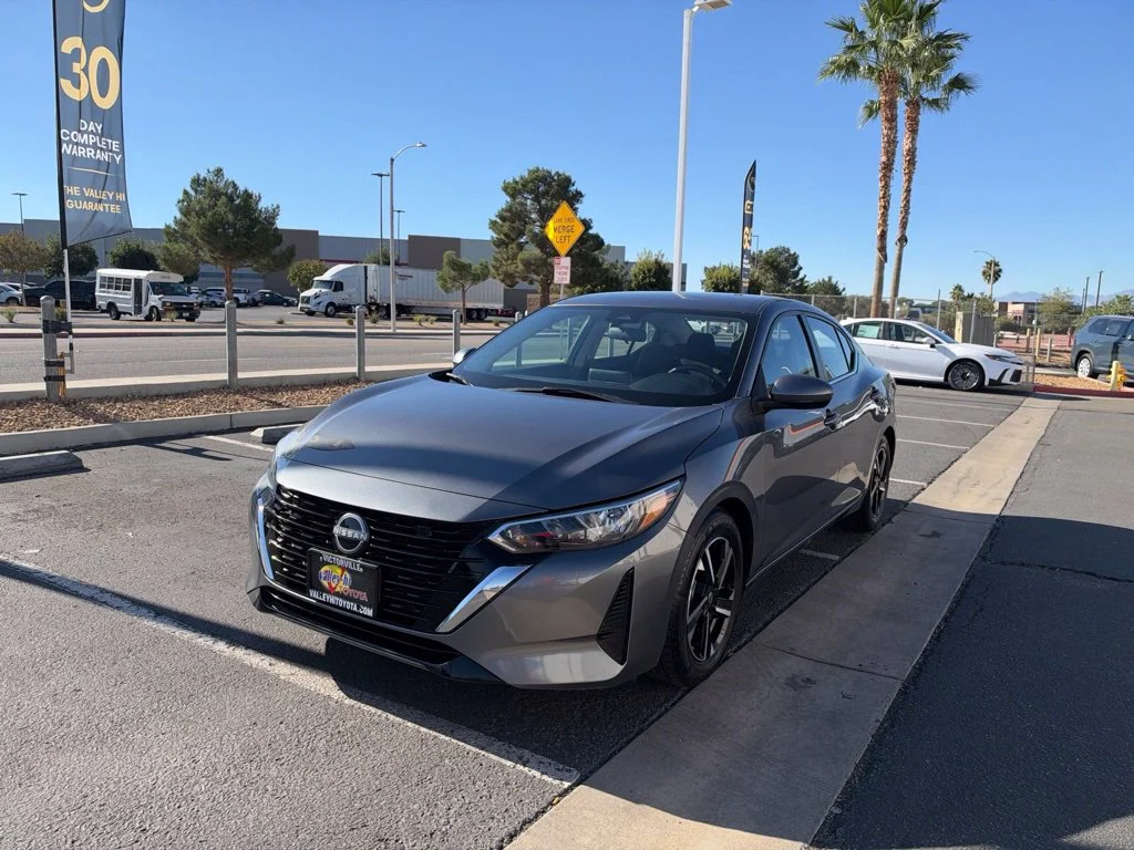 Used 2025 Gray Nissan SV image 3