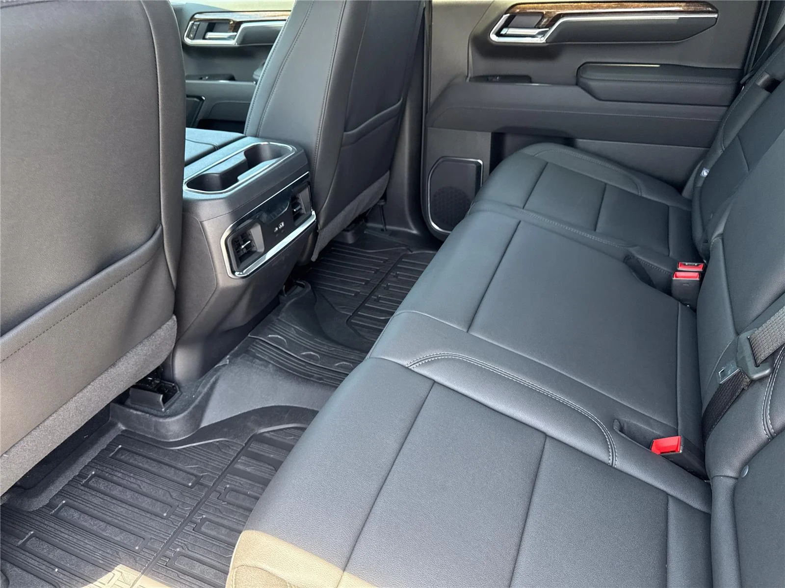 New 2026 Sterling Metallic GMC Elevation image 30