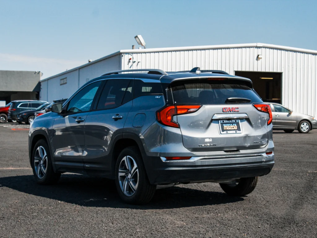 Used 2020 Satin Steel Metallic GMC SLT image 7