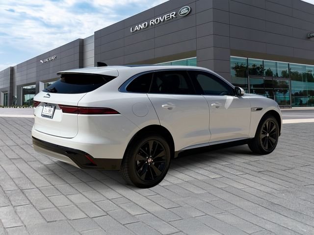 Used 2023  Jaguar P250 S image 5
