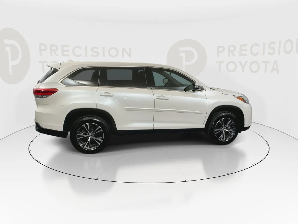 Used 2019 Blizzard Pearl Toyota LE Plus image 22