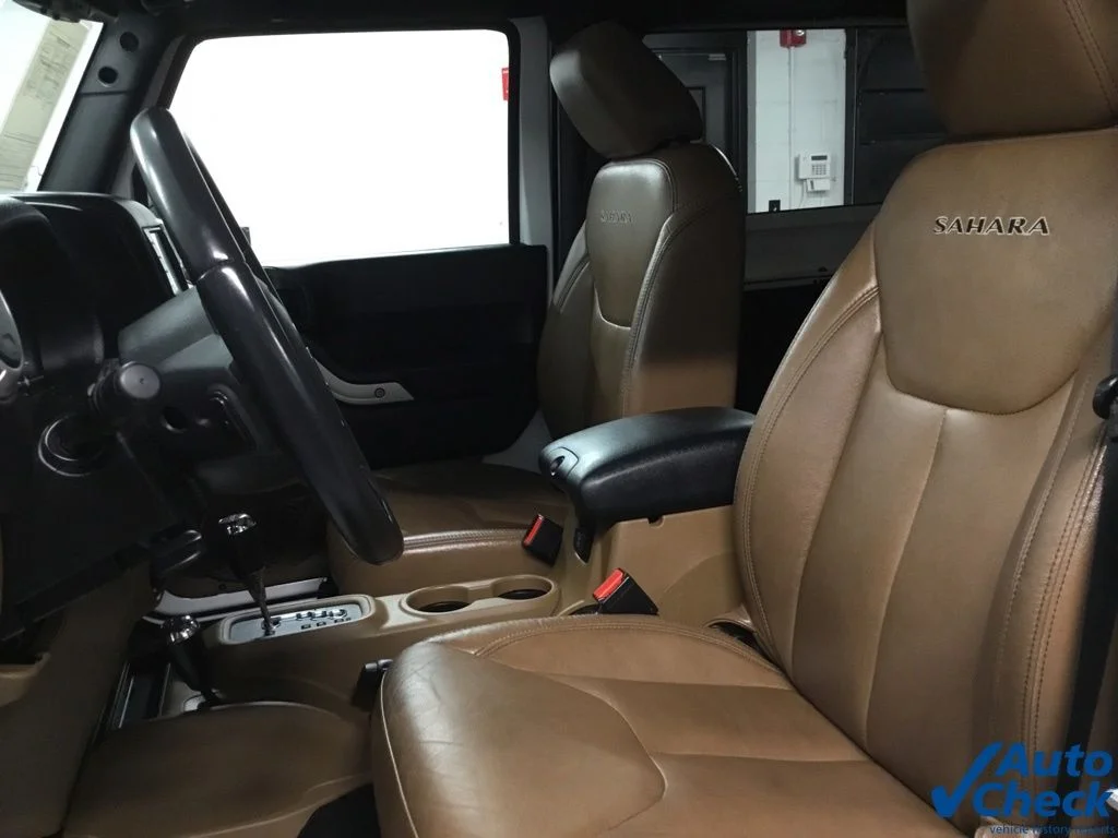 Used 2016 White Jeep Sahara image 26