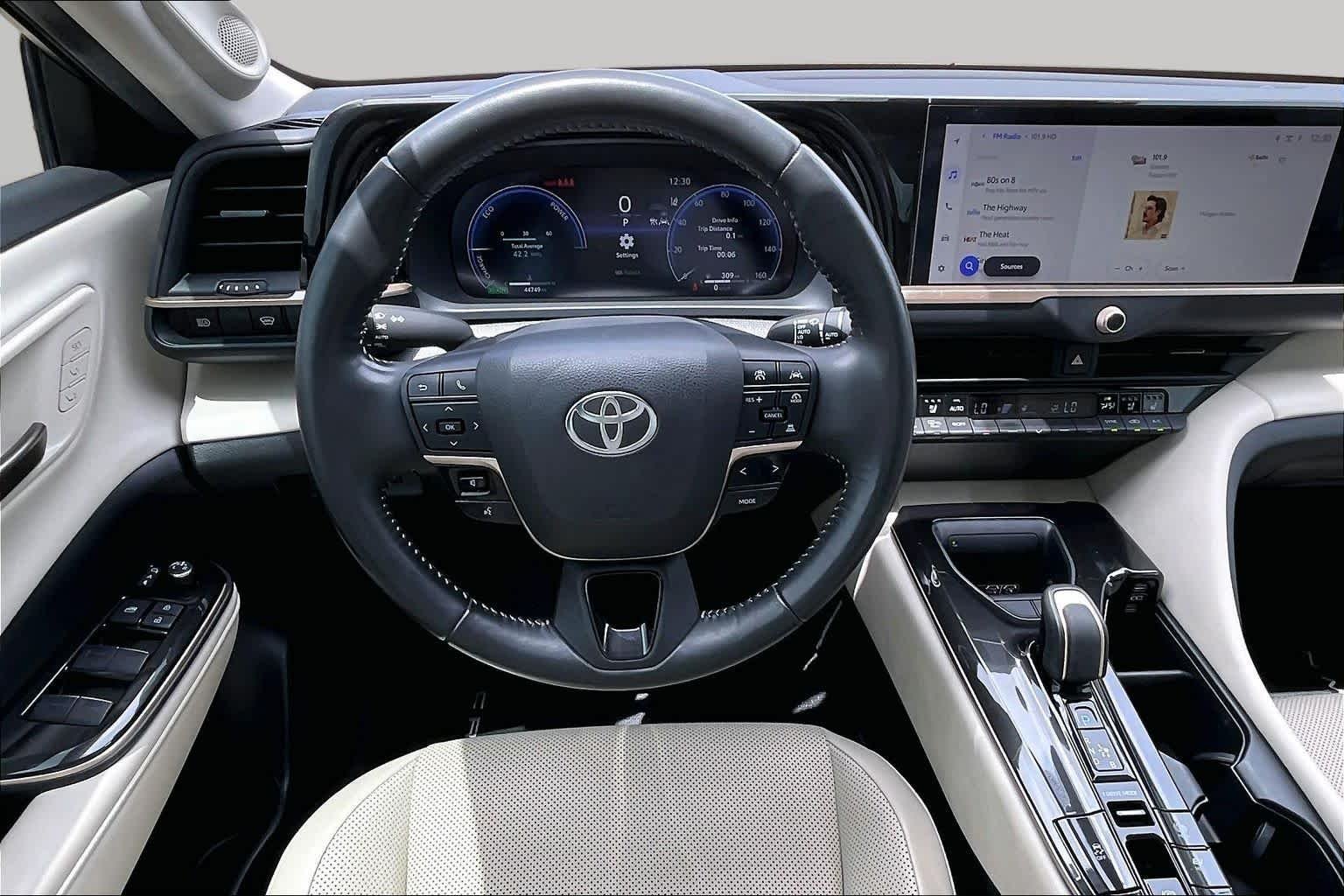 Certified Used 2024 Oxygen White Toyota Limited image 6