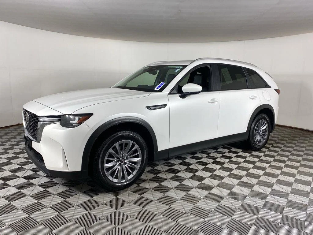 Used 2024 White Mazda 3.3 Turbo Select image 3