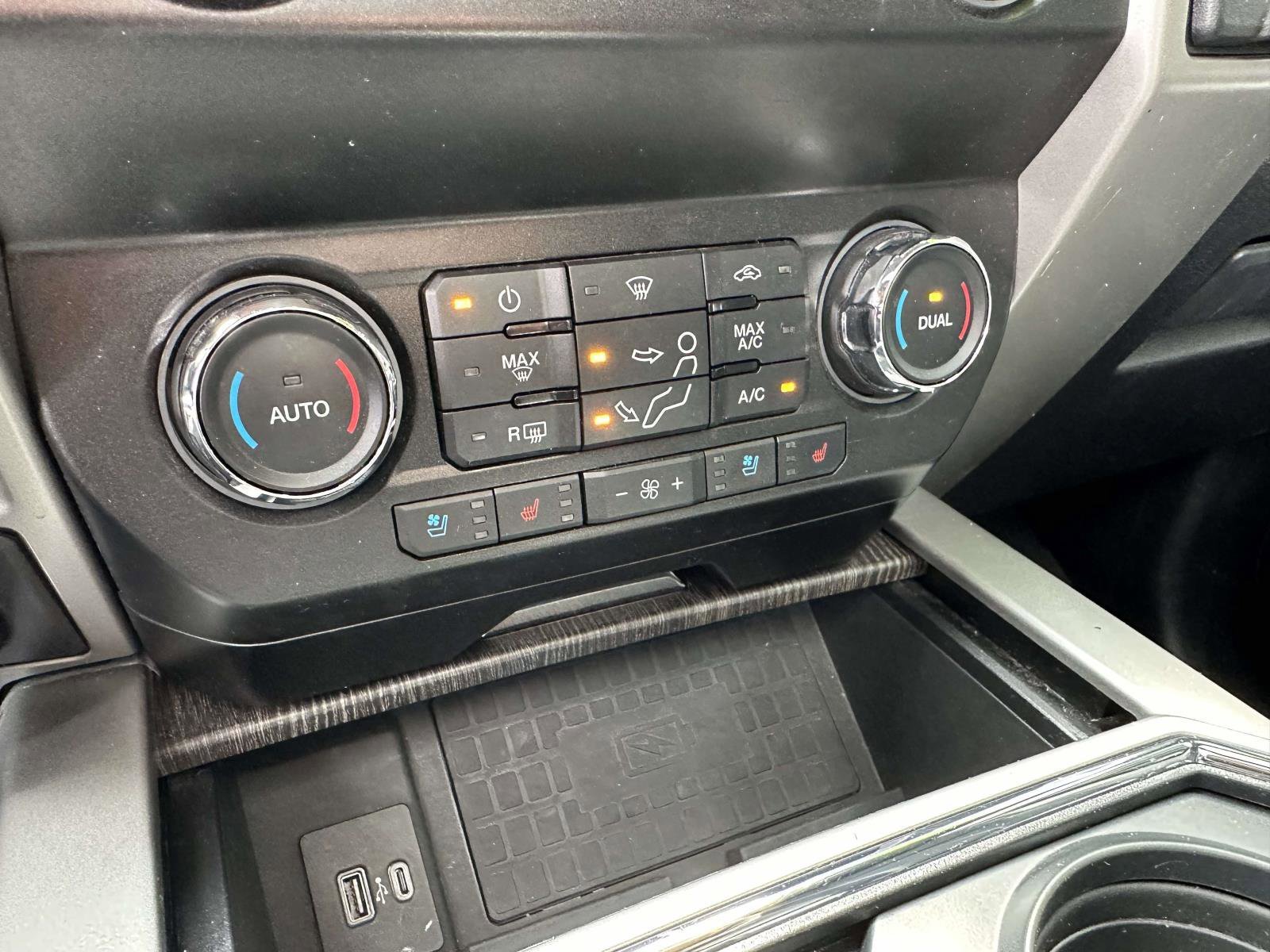 Used 2020 Black Ford LARIAT image 23