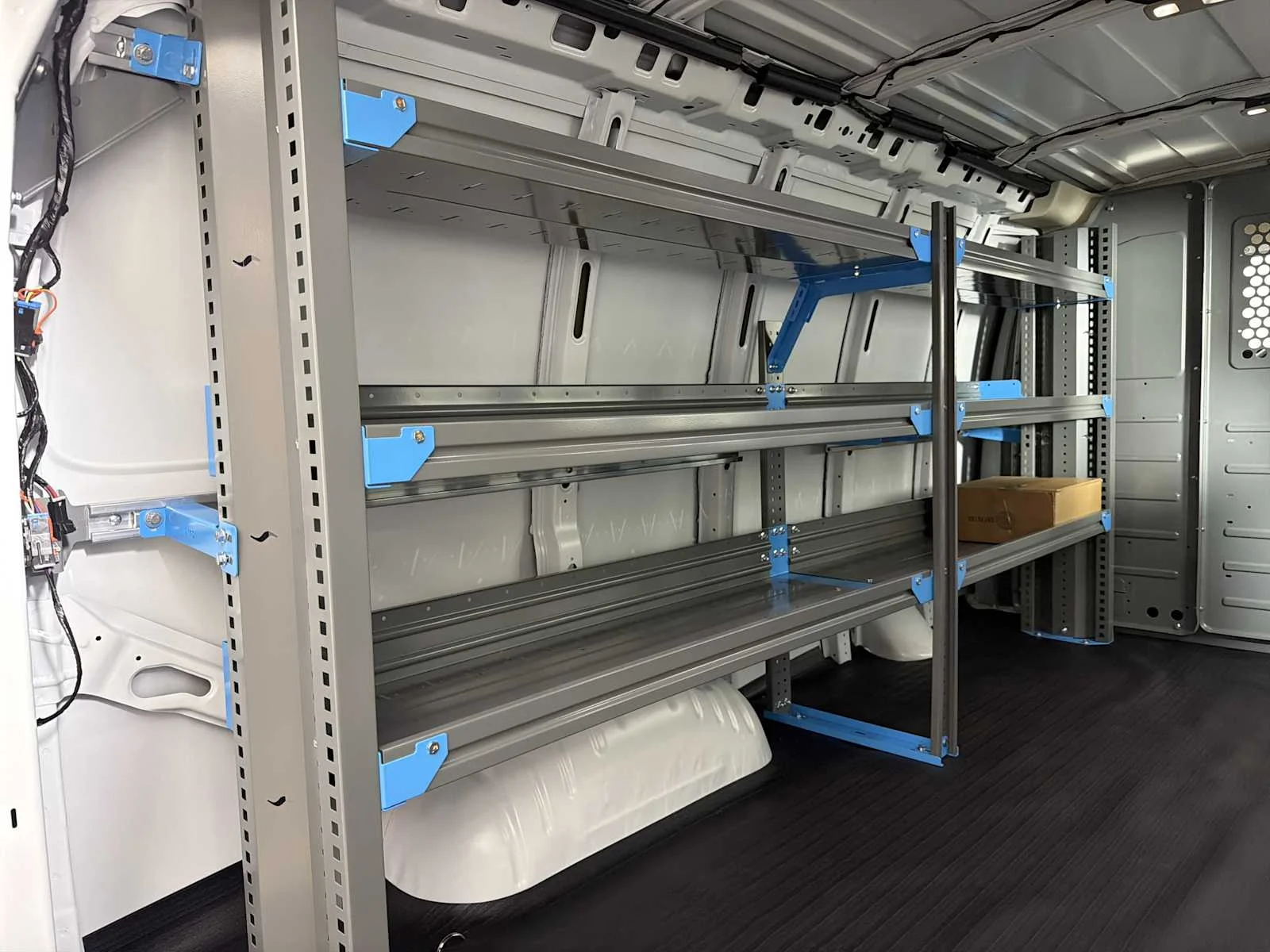 2025 GMC Savana Cargo Work Van - Photo 21