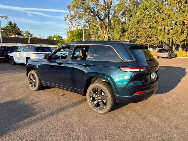 New 2027 Fathom Blue Pearl-Coat Paint Jeep Limited Reserve image 4