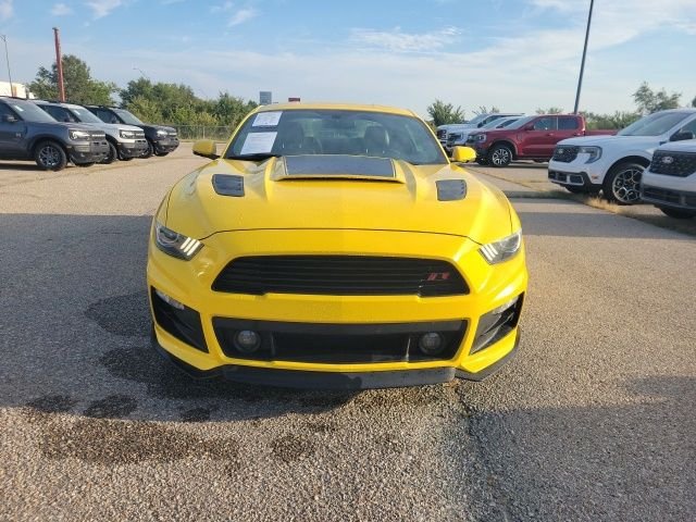 Used 2015 Yellow Ford GT Premium image 19