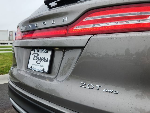 Used 2017 Gray Lincoln Reserve image 14