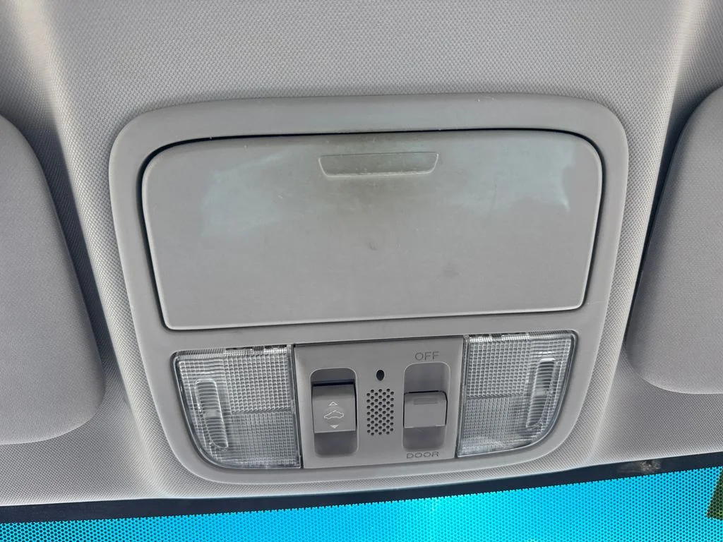 Used 2007 Glacier Blue Metallic Honda EX-L image 26