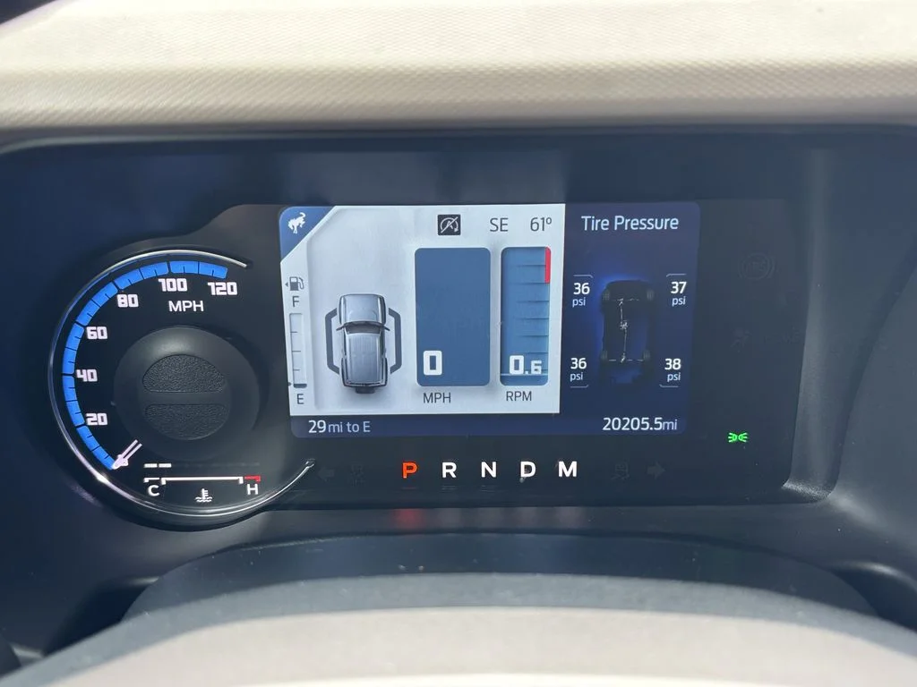Used 2024 Gray Ford Wildtrak image 26