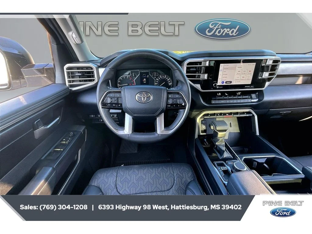 Used 2023 Ice Cap Toyota SR5 image 5