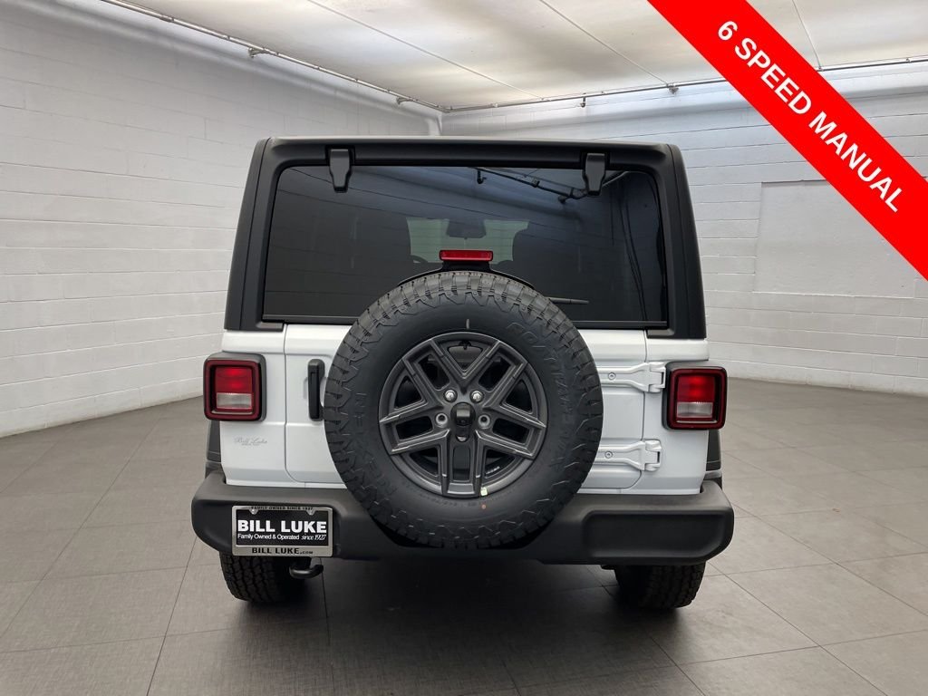 New 2026 Bright White Clear-Coat Exterior Paint Jeep Sport S image 4