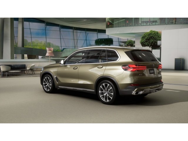 New 2026 Manhattan Green Metallic BMW xDrive40i image 2