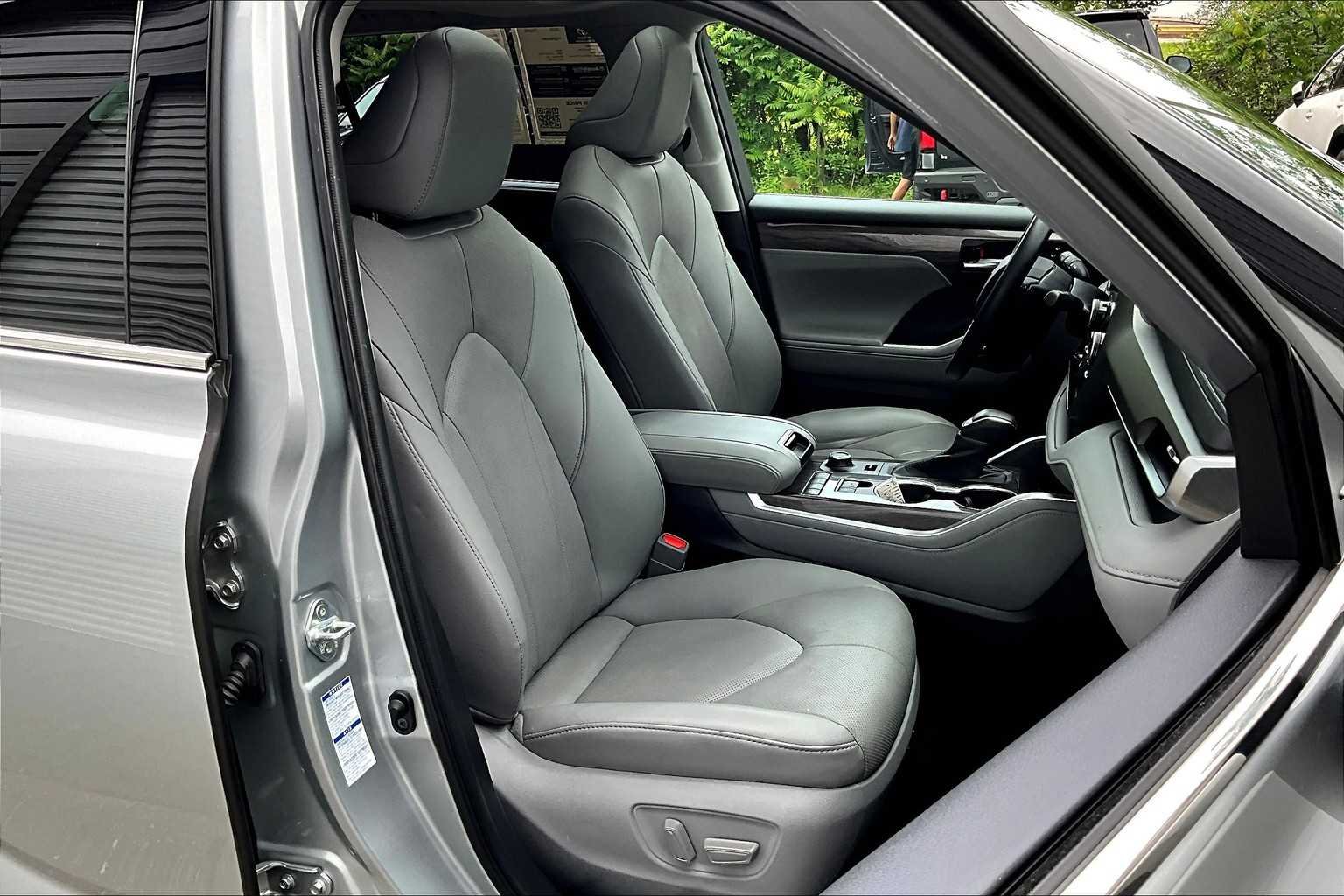 Used 2020 Celestial Silver Metallic Toyota Limited image 7