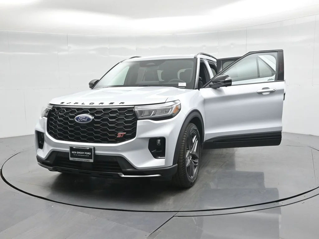 New 2026 Space White Metallic Ford ST image 29