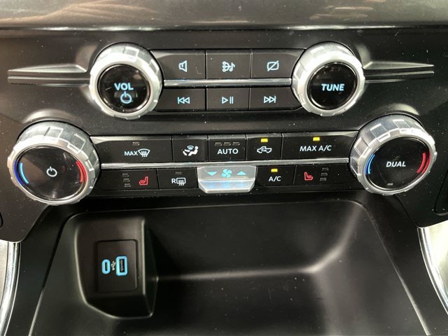 Used 2023 Oxford White Ford XLT image 30