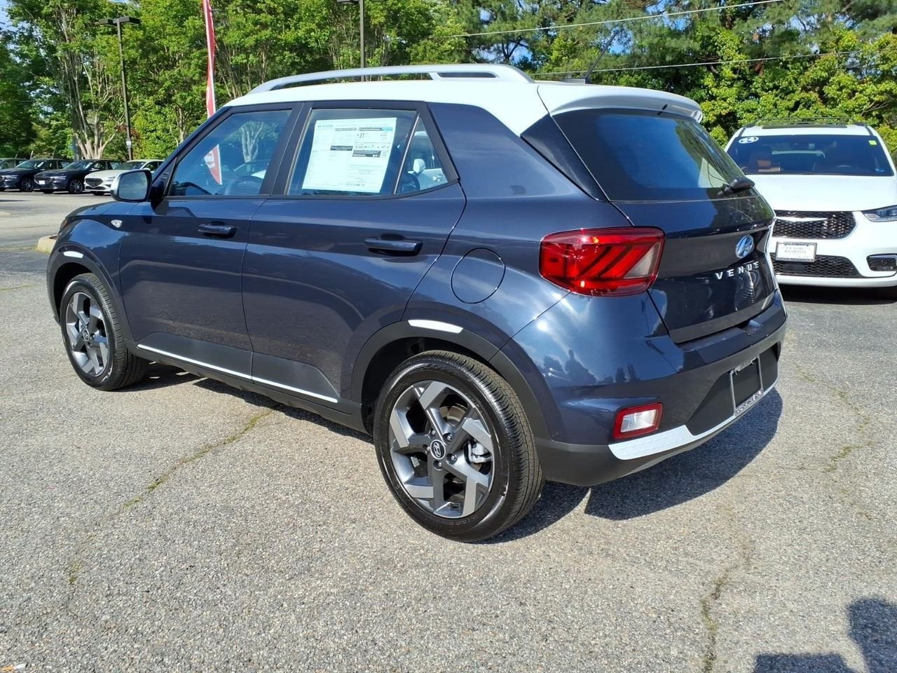 New 2026 Denim w/White Roof Hyundai SEL w/Two-Tone Roof image 8