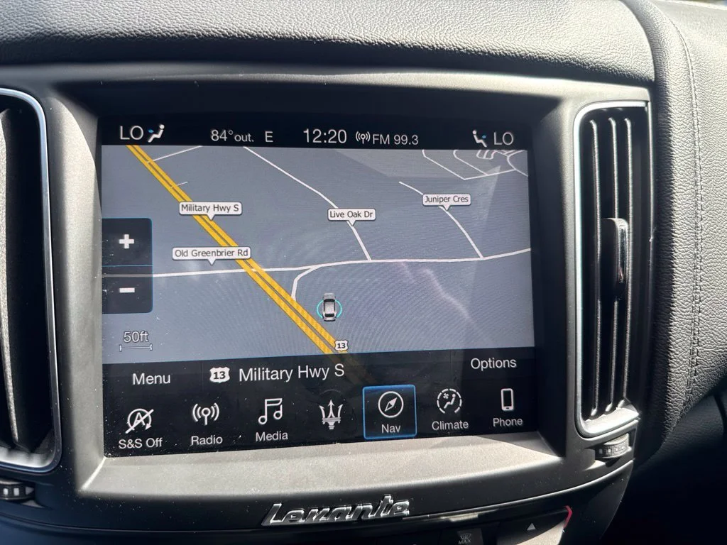 Used 2019 White Maserati Base image 14