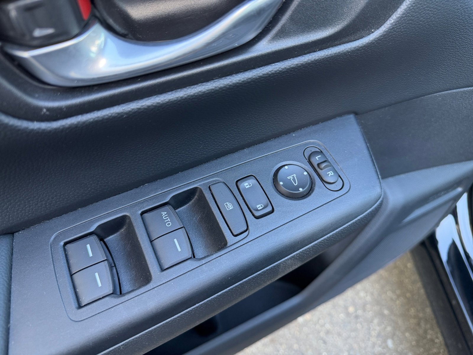 2023 Honda CR-V LX - Photo 26