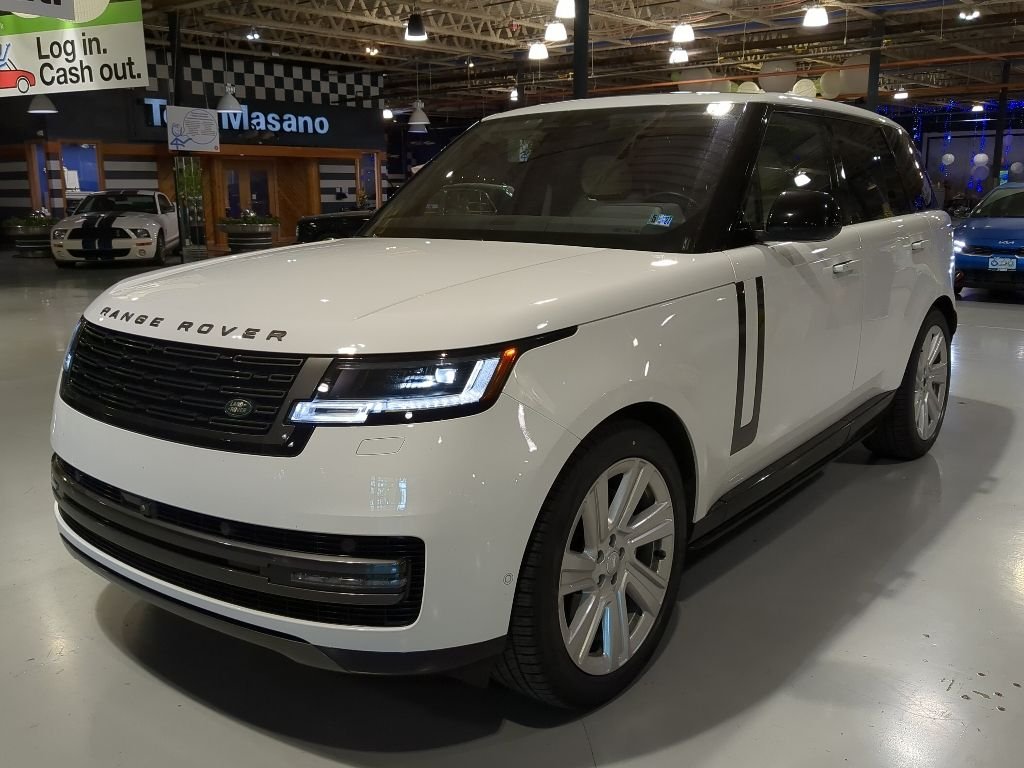 2023 Land Rover Range Rover 3.0 SE SWB's photo