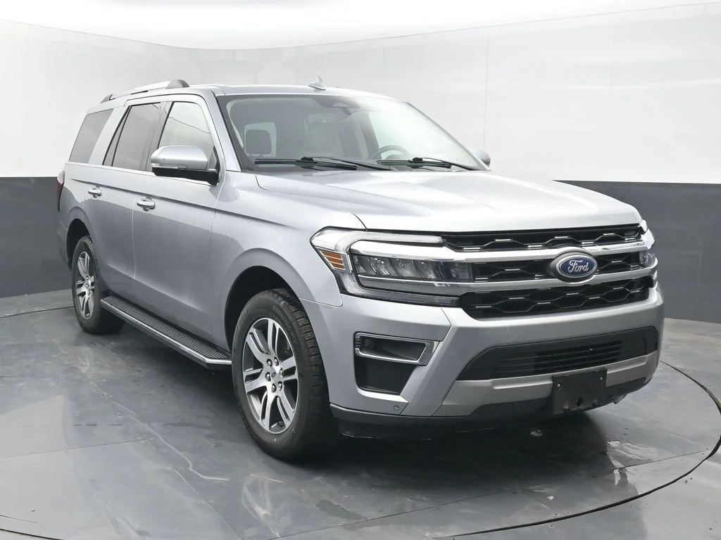 2023 Ford Expedition Limited's photo