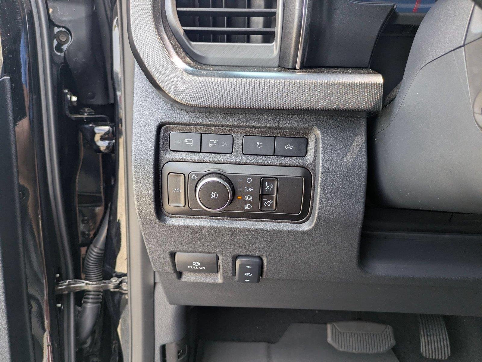 Used 2024 Agate Black Metallic Ford Platinum image 16