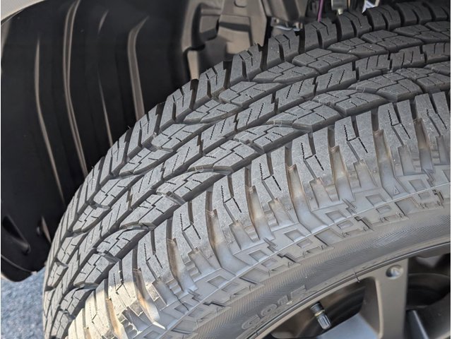 New 2026 CRYSTAL BLACK SILICA Subaru Wilderness image 9