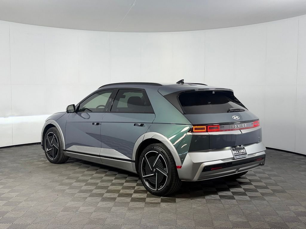 Used 2025 Green Hyundai Limited image 10
