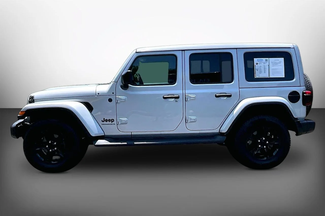 Certified Used 2023 Silver Jeep Sahara image 5