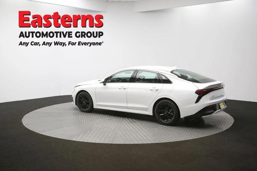 Used 2025 White Kia LXS image 64