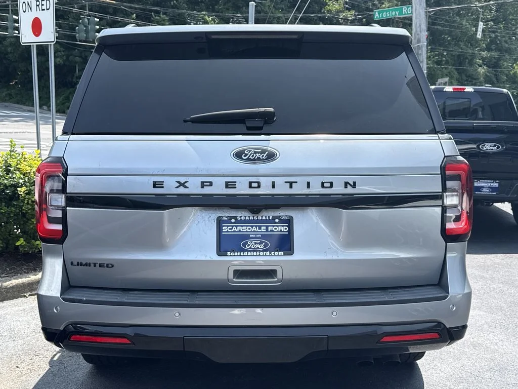 Used 2022 Silver Metallic Ford Limited image 5
