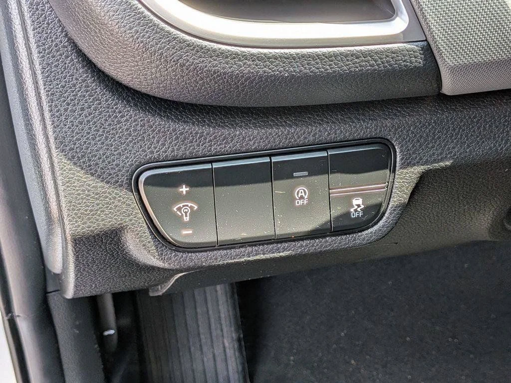 Used 2024 White Kia LX image 14