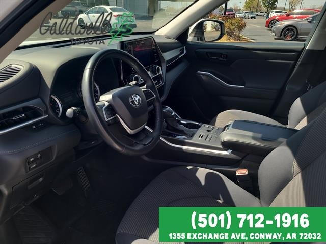 2024 Toyota Highlander LE - Photo 10