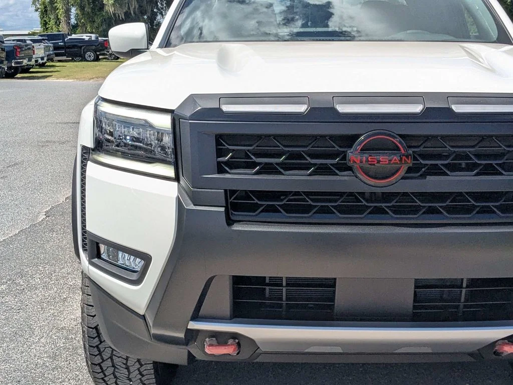 New 2026 White Nissan PRO-X image 9