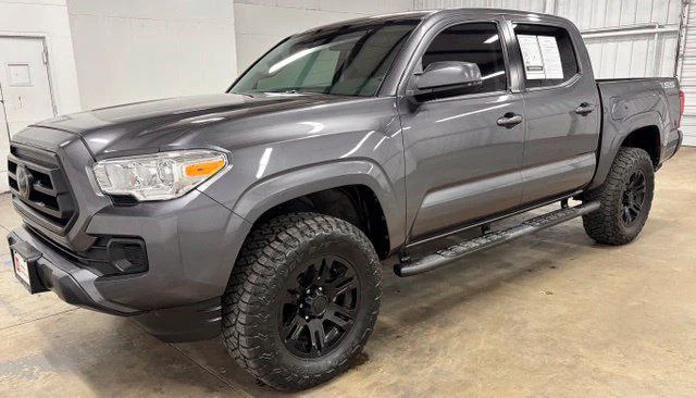 Used 2021 MAGNETIC GRAY MET. Toyota  image 3