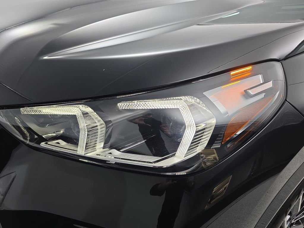 Used 2026 Black Sapphire Metallic BMW xDrive28i image 34