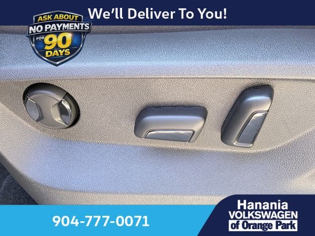 New 2026 Silver Volkswagen 2.0T SE w/Technology image 22