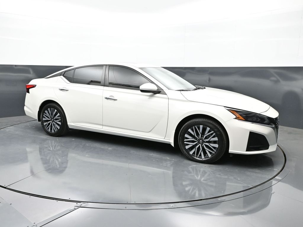 2024 Nissan Altima SV