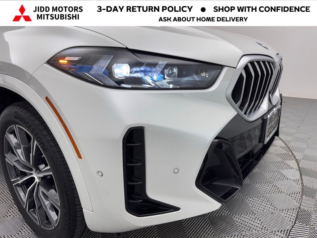 Used 2025 White Metallic BMW xDrive40i image 39